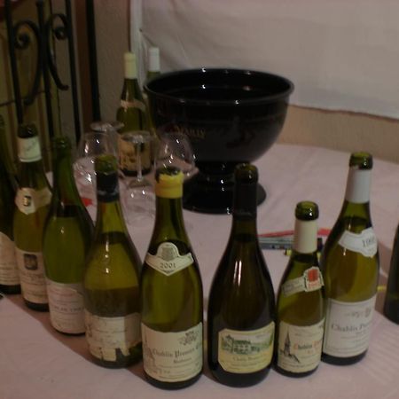 Quarré-les-Tombes Auberge De L'Atre מראה חיצוני תמונה