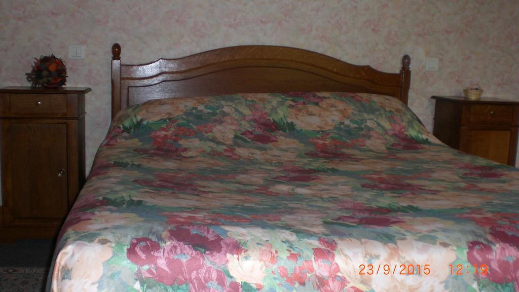 Quarré-les-Tombes Auberge De L'Atre חדר תמונה